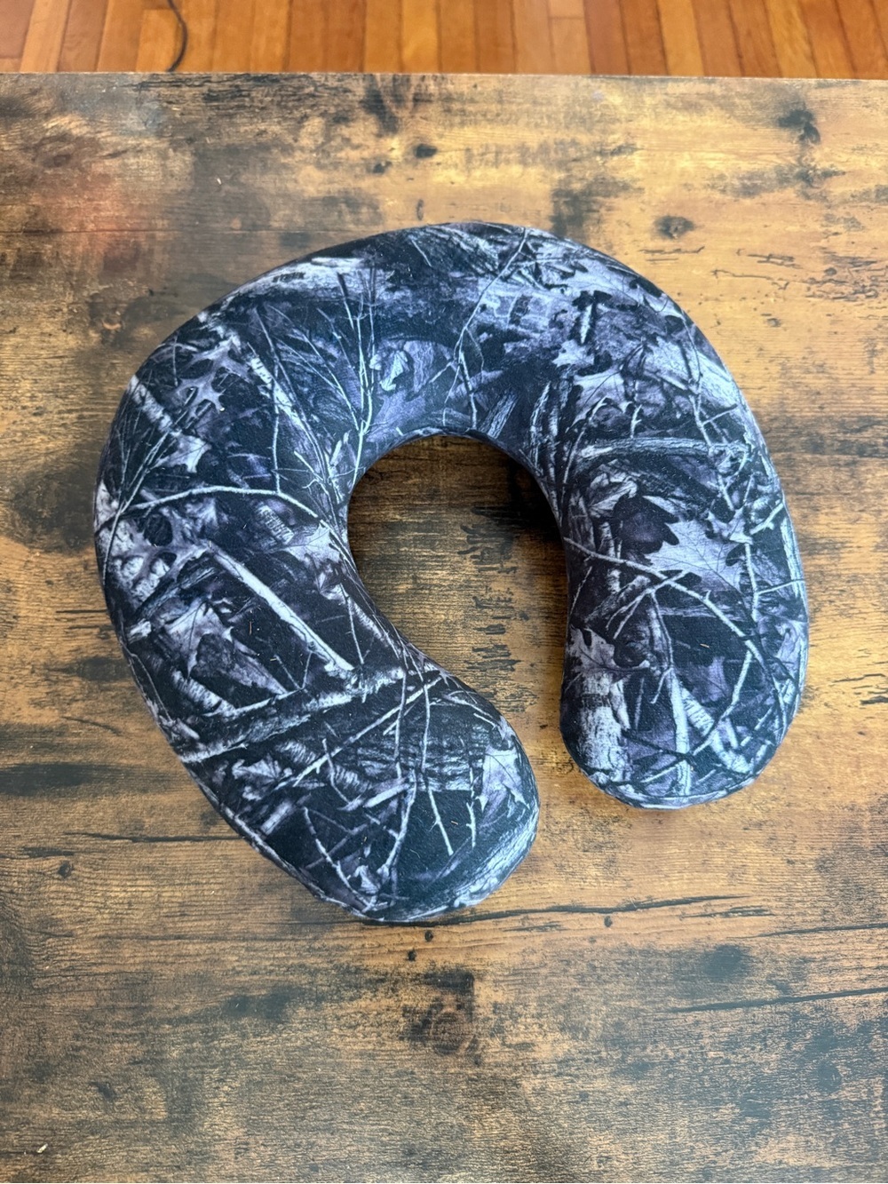 U-Shaped Travel Neck Pillow - Black Camouflage